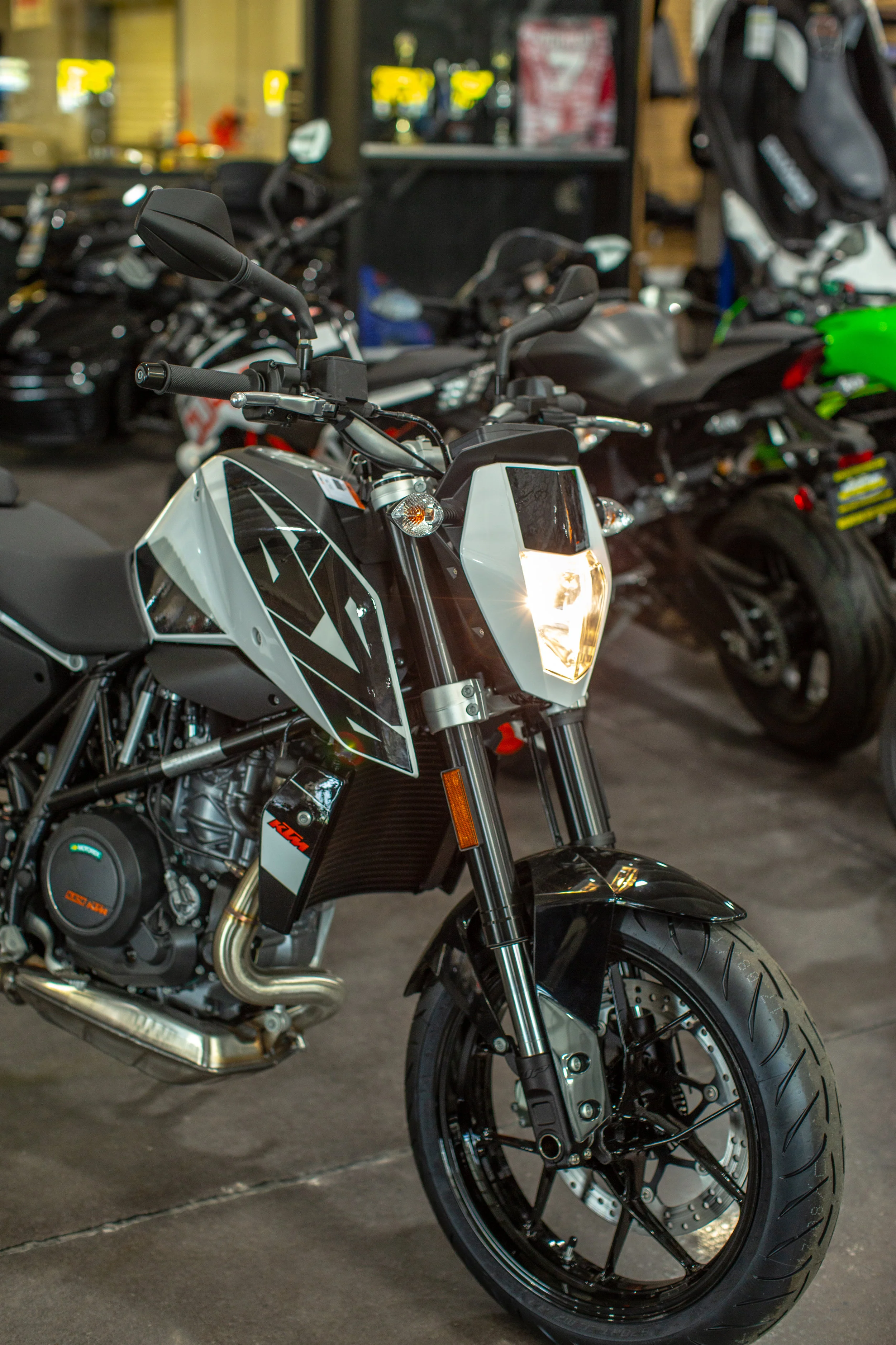 First Ride - 2018 KTM Duke 690 — chaseontwowheels